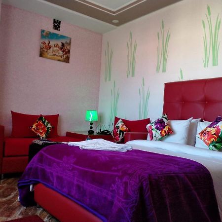 Hotel Hadaik Ain Asserdoune 贝尼迈拉勒 外观 照片
