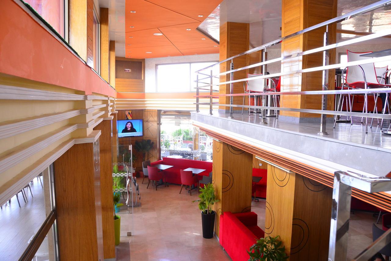 Hotel Hadaik Ain Asserdoune 贝尼迈拉勒 外观 照片