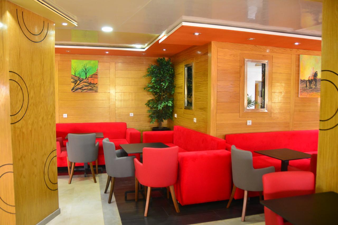 Hotel Hadaik Ain Asserdoune 贝尼迈拉勒 外观 照片