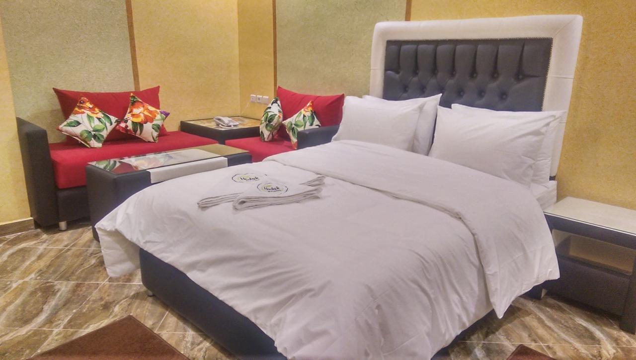 Hotel Hadaik Ain Asserdoune 贝尼迈拉勒 外观 照片