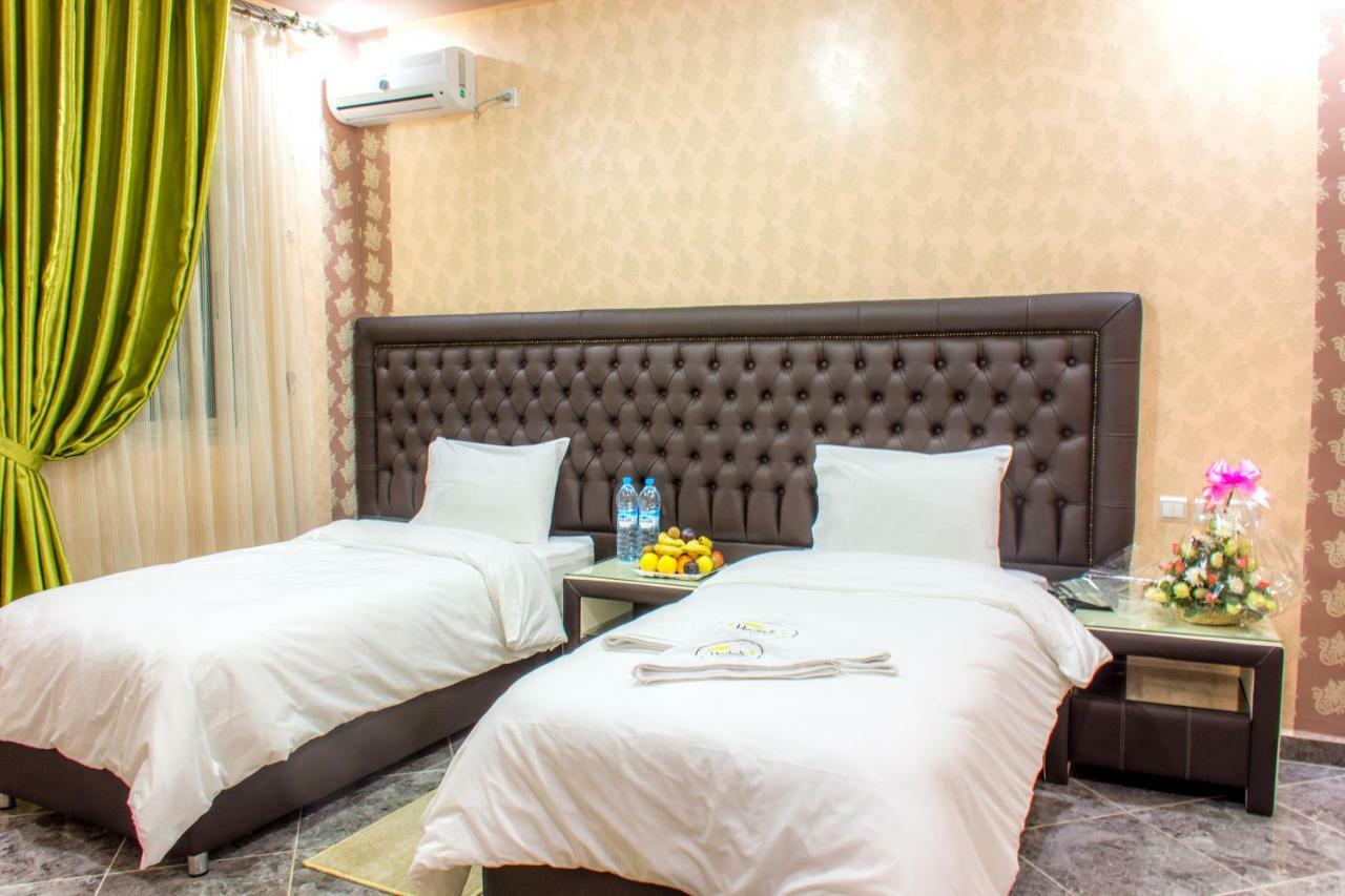 Hotel Hadaik Ain Asserdoune 贝尼迈拉勒 外观 照片