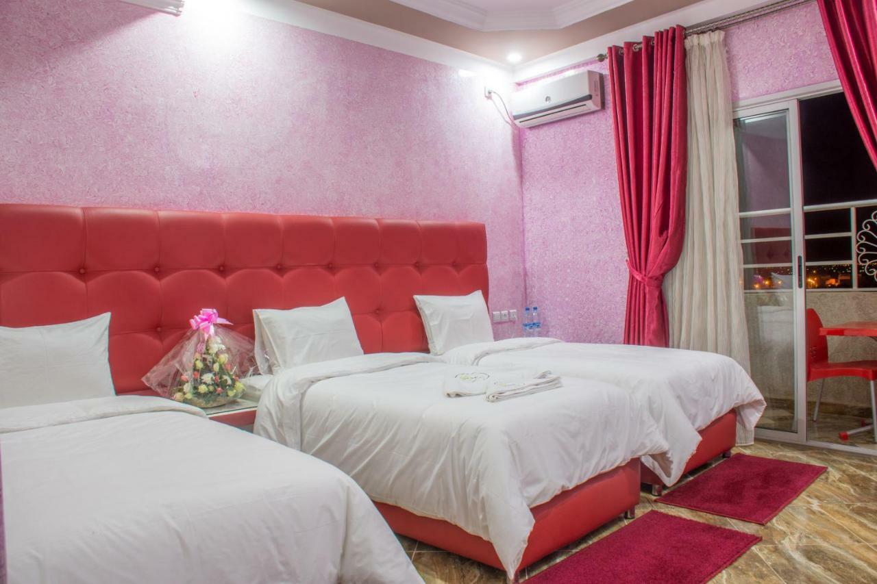 Hotel Hadaik Ain Asserdoune 贝尼迈拉勒 外观 照片